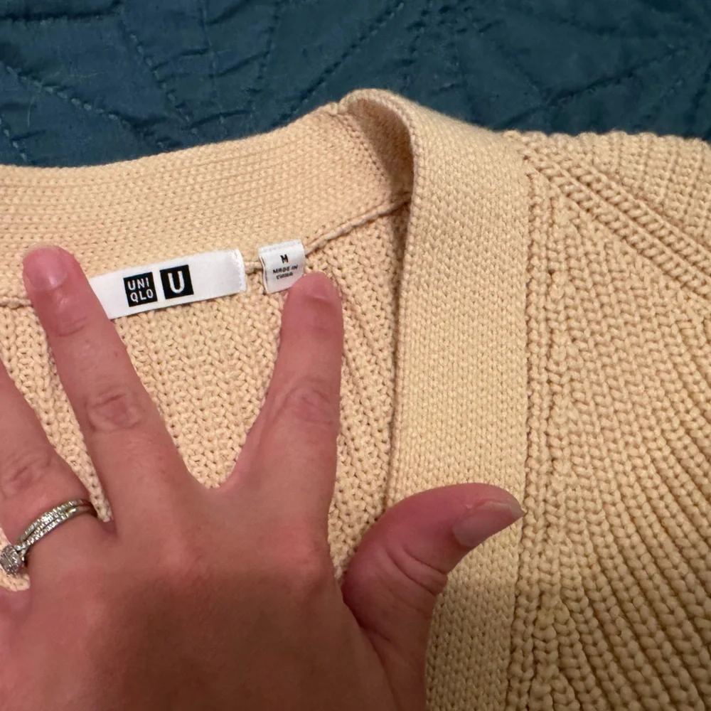 Uniqlo Women's Cardigan Sweater Vest Size M Oversized fit - SALE - medium - Picture 3 of 4